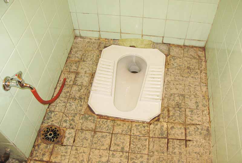 تعویض کاسه توالت توسط شرکتهای لوله بازکنی و تخلیه چاه